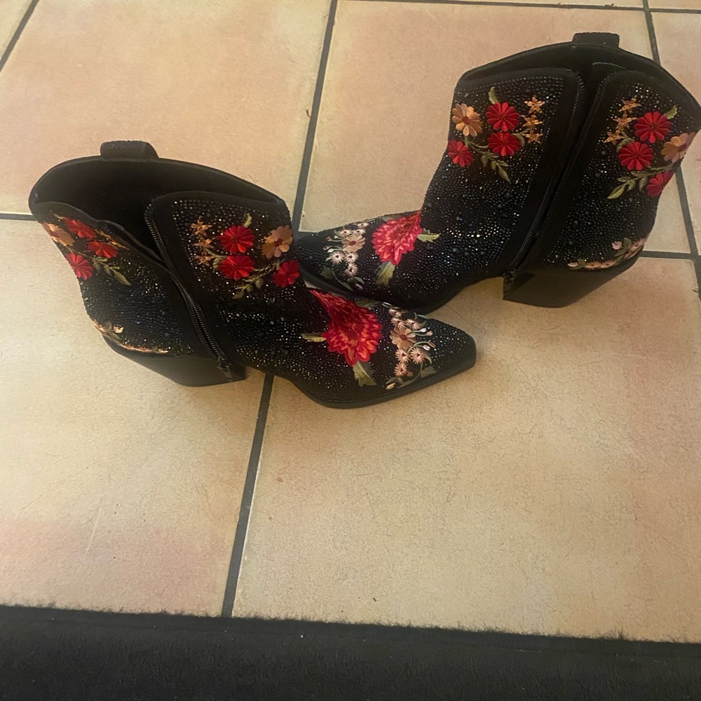 I.N.C. International Concepts Sparkly Jersey Cowboy Boots - Picture 4 of 9